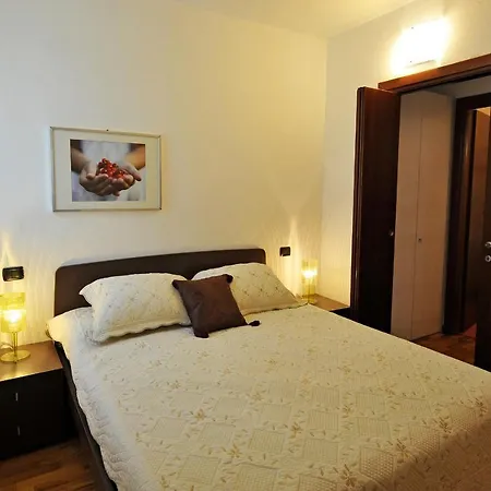 Διαμέρισμα Sleeps 4 Pool Tremezzo