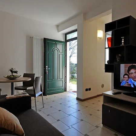 Sleeps 4 Pool Tremezzo